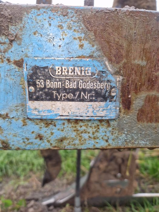 Sprzedam pług obrotowy 4