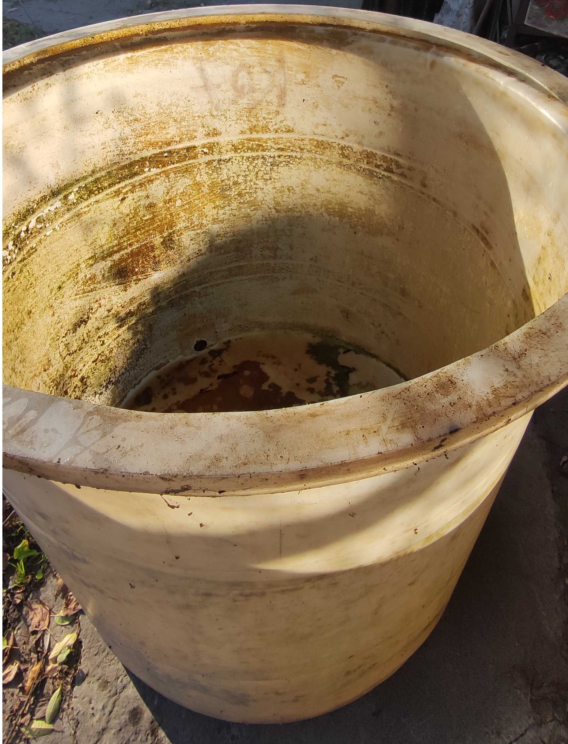 Бочка пластикова під воду, рідини, під озеро