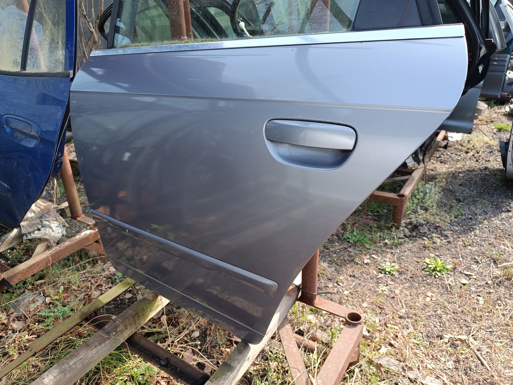 Audi A4 B7 Avant Kombi - Drzwi tył tylne lewe kpl.