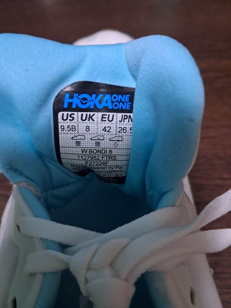 кросівки Hoka BONDI 8.  Р   42.     26.5см