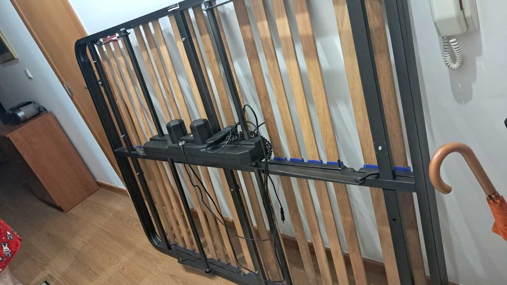 Estrado articulado electrico