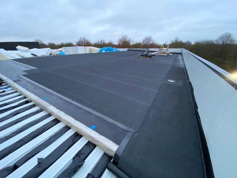 Dachy płaskie, tarasy, balkony, inspekcja dachów (przecieki)