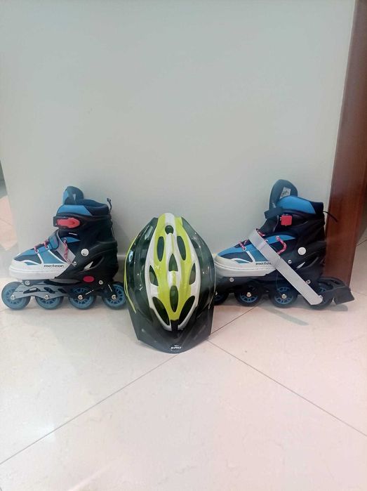 Patins com capacete incluído
