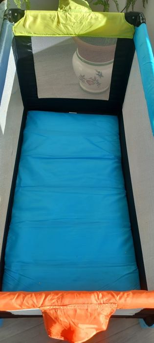 Vendo cama de viagem para criança