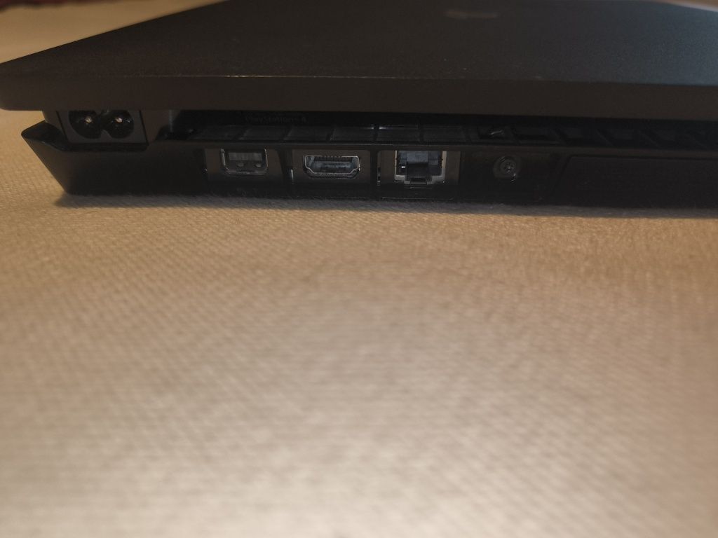 PLAYSTATION 4 SLIM 500GB + 2 Comandos + Cabos
