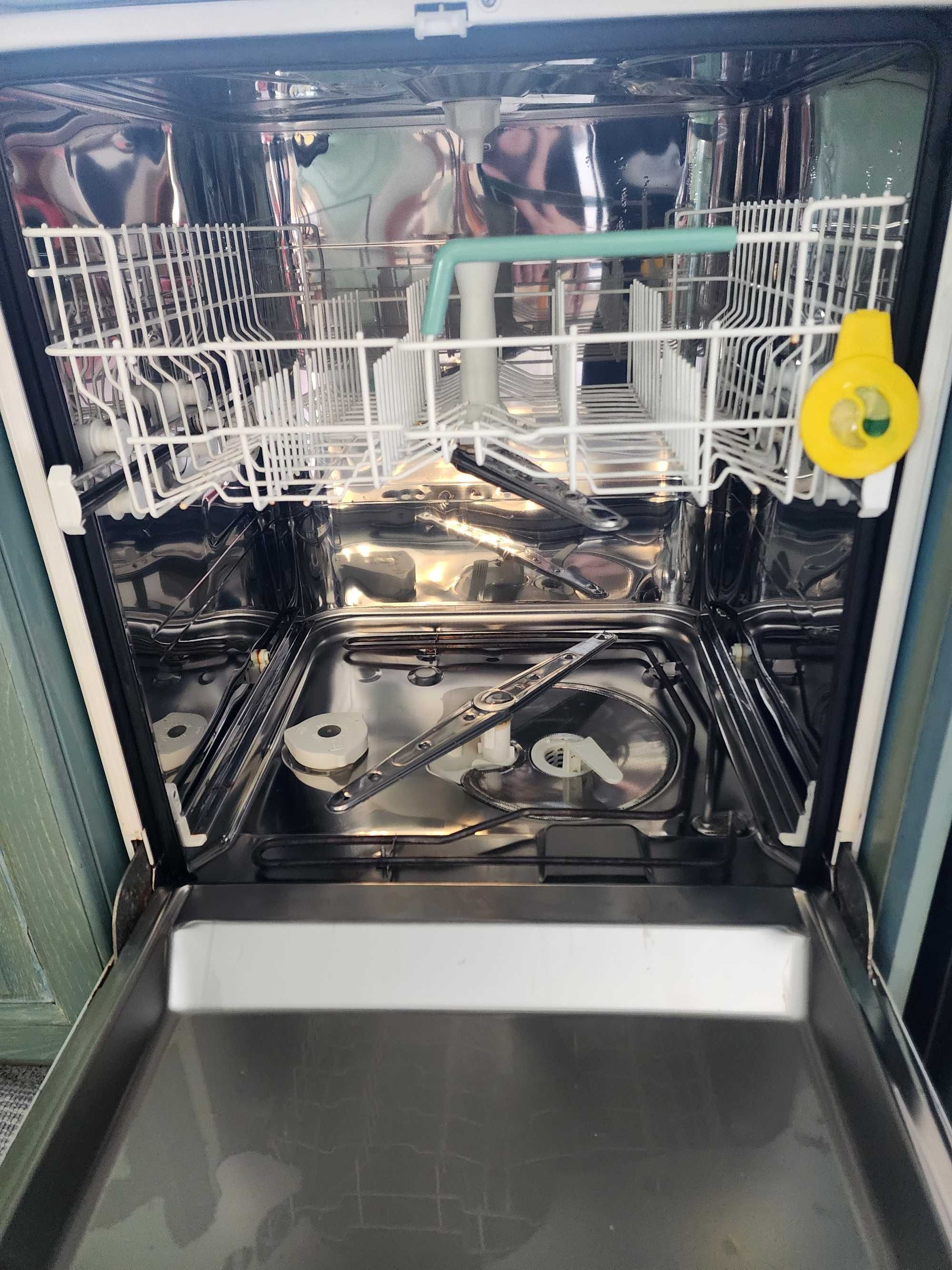 Maquina de lavar Ariston de encastrar