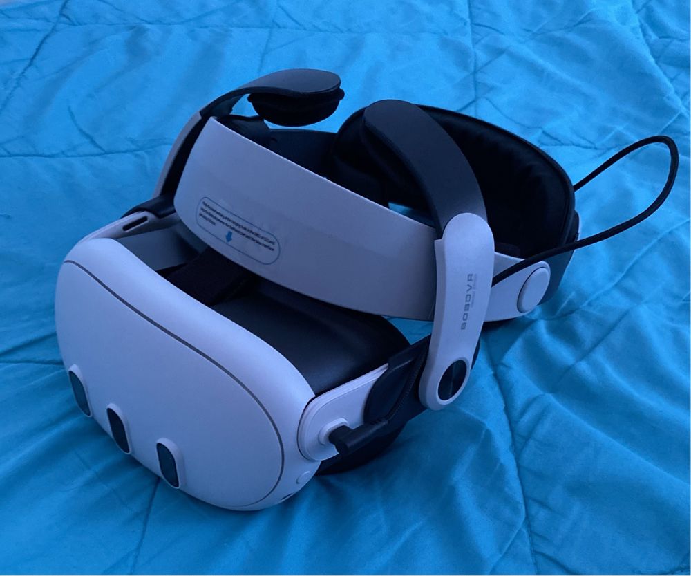 Oculus Meta Quest 3 + Jogos + base carreg + Bobo VR + 2 Baterias extra
