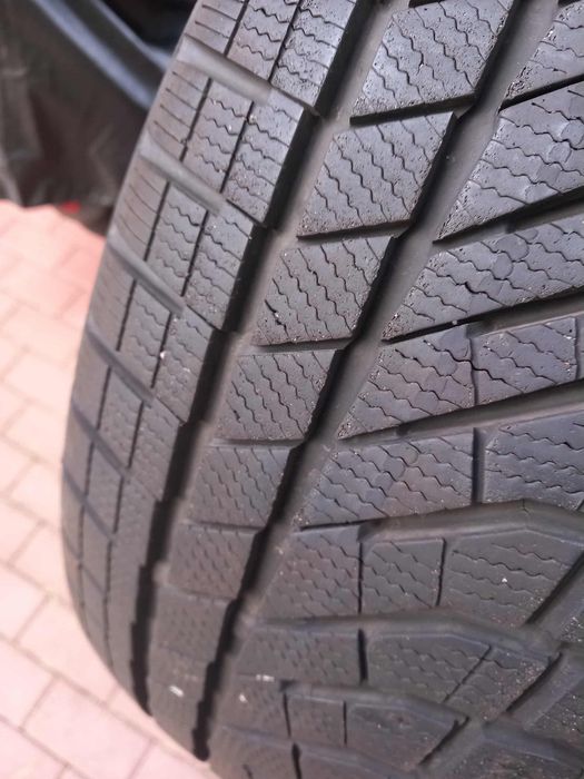Opony zimowe 225.55.17 .Falken 2025rok.