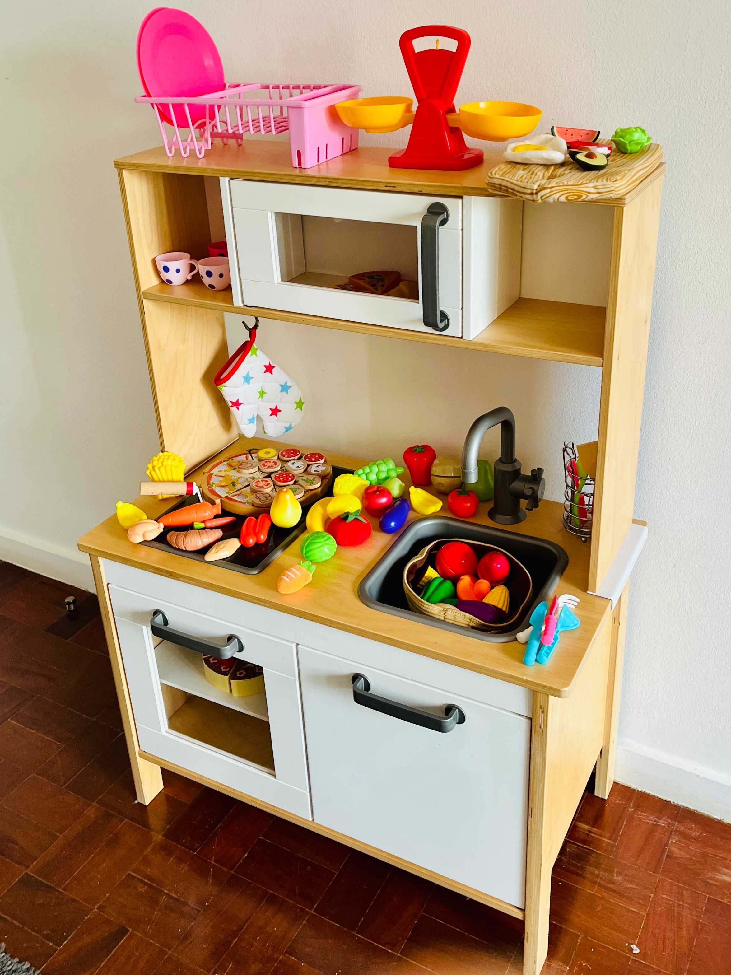 Cozinha de brincar Ikea para crianças em óptimo estado
