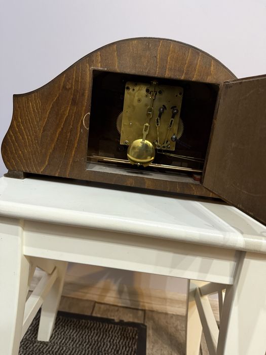 Stary zegar kominkowy