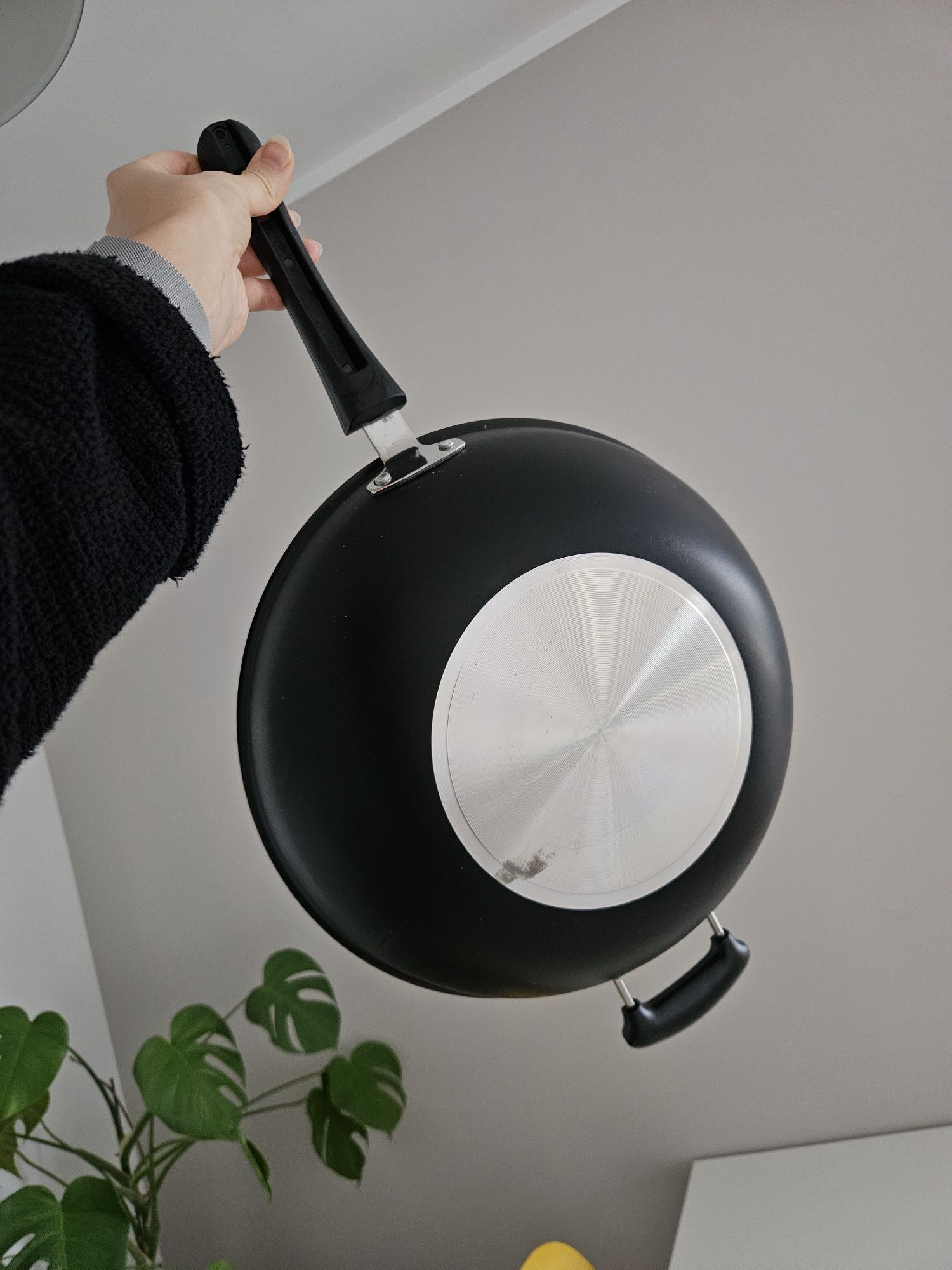 Patelnia WOK 33cm nowa duża głęboka z uchwytem