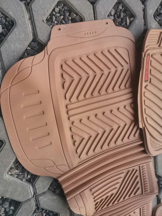 Dywaniki gumowe volvo