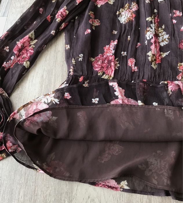 Camisa castanha com flores (Massimo Dutti, tamanho 42)