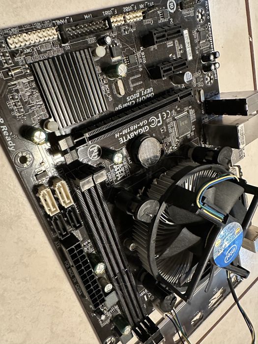 Gigabyte GA-H81M-H (rev. 2.0) / DDR3