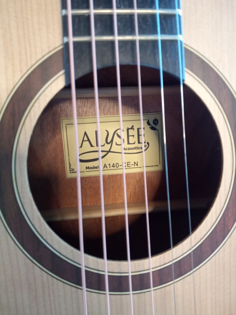 Gitara elektro akustyczna