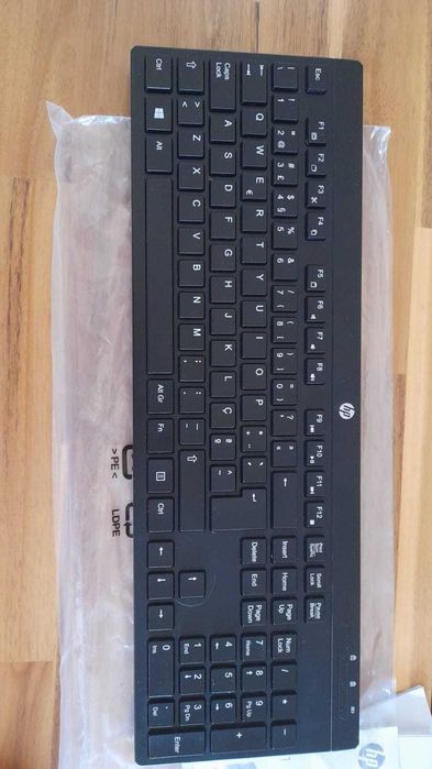 HP Wireless Keyboard and Mouse in box64297765799681121