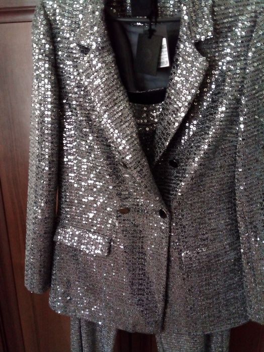 Женский брючный костюм