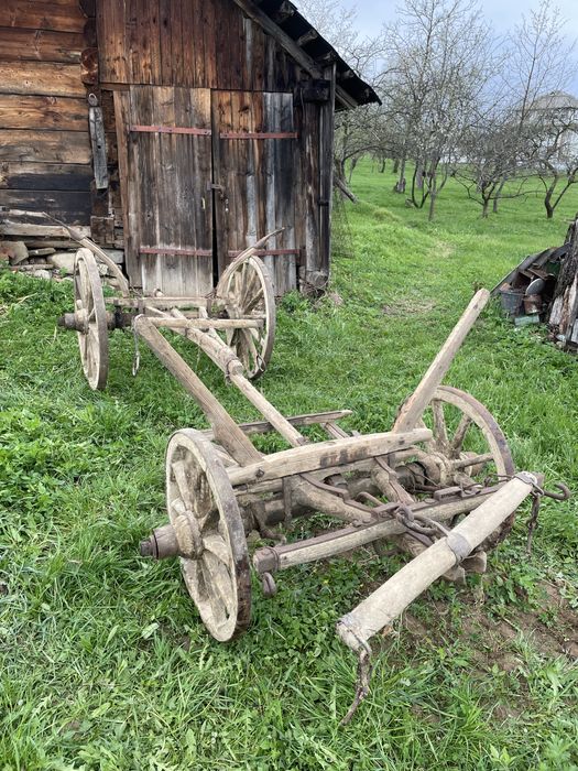 Продам віз деревяний старовинний