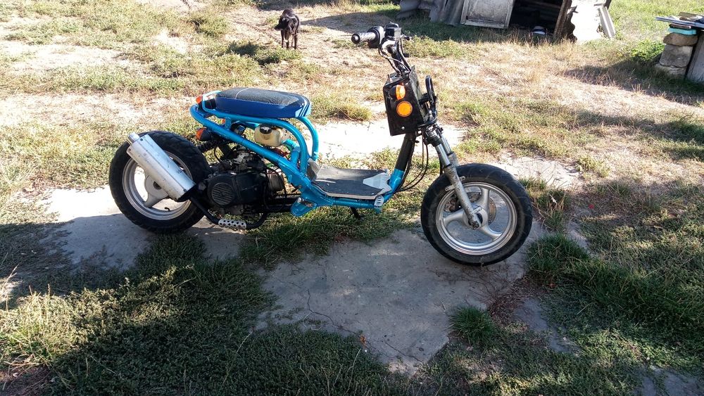 Продам  Хонда рукус 4т не саморобка кроме переда и бака