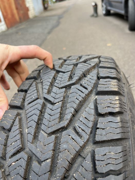 СРОЧНО Автошина зимова 195/65 R15