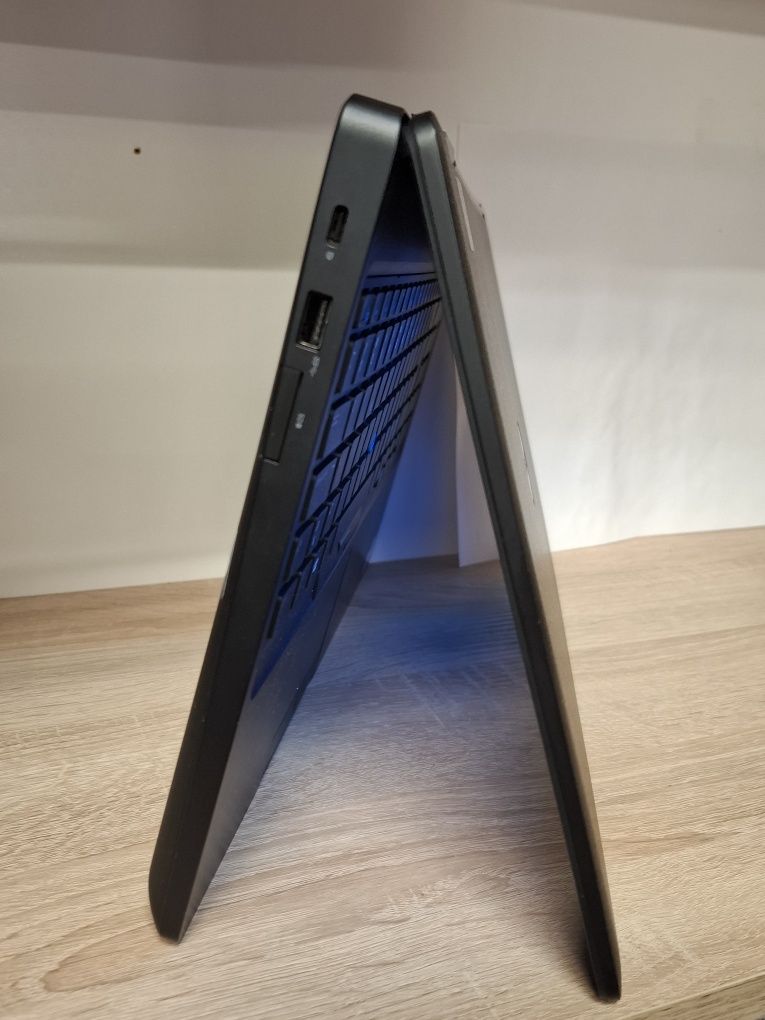 Laptop DELL  Latitude 5580  i5 7 Gen.  16GB RAM Dysk 512GB DOTYK