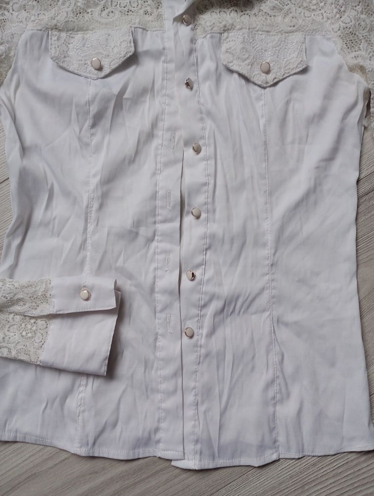 Біла святкова блузка, сорочка на дівчинку