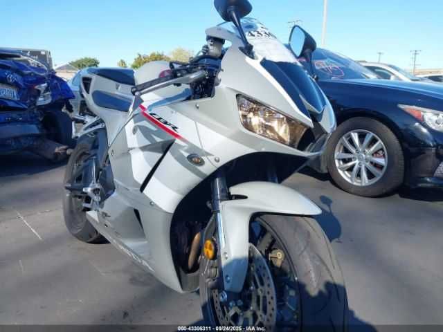 2025 HONDA CBR600 RR
