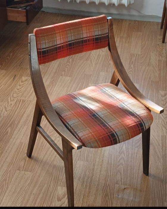 Krzesła Skoczek, proj. Juliusz Kędziorek, 6 sztuk, oryginał PRL