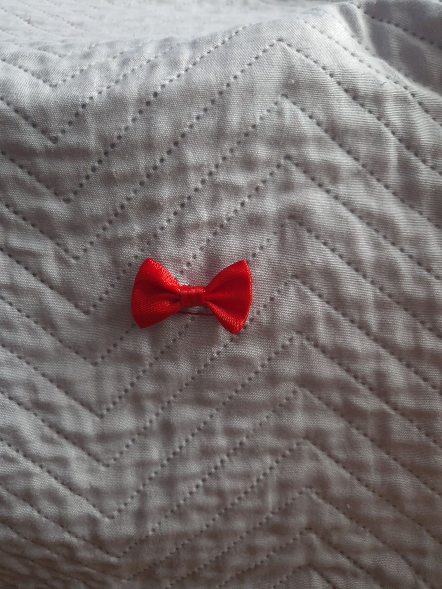 Kokardka czerwona 4 cm do wózka