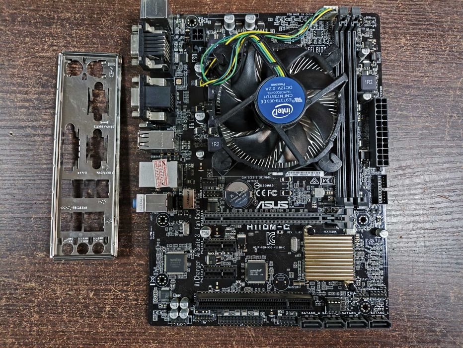 Материнская плата Asus H110M-C Pentium G4560 на запчасти