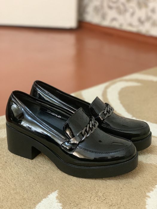 Лофери на платформі