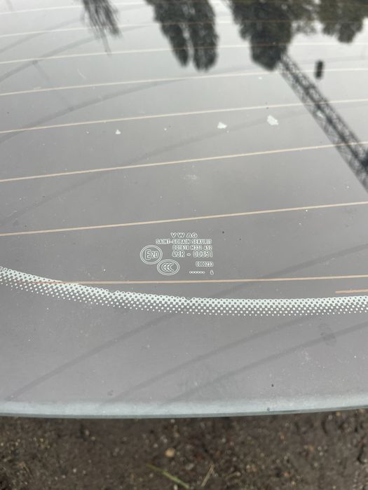 Скло задньої ляди skoda rapid 2014