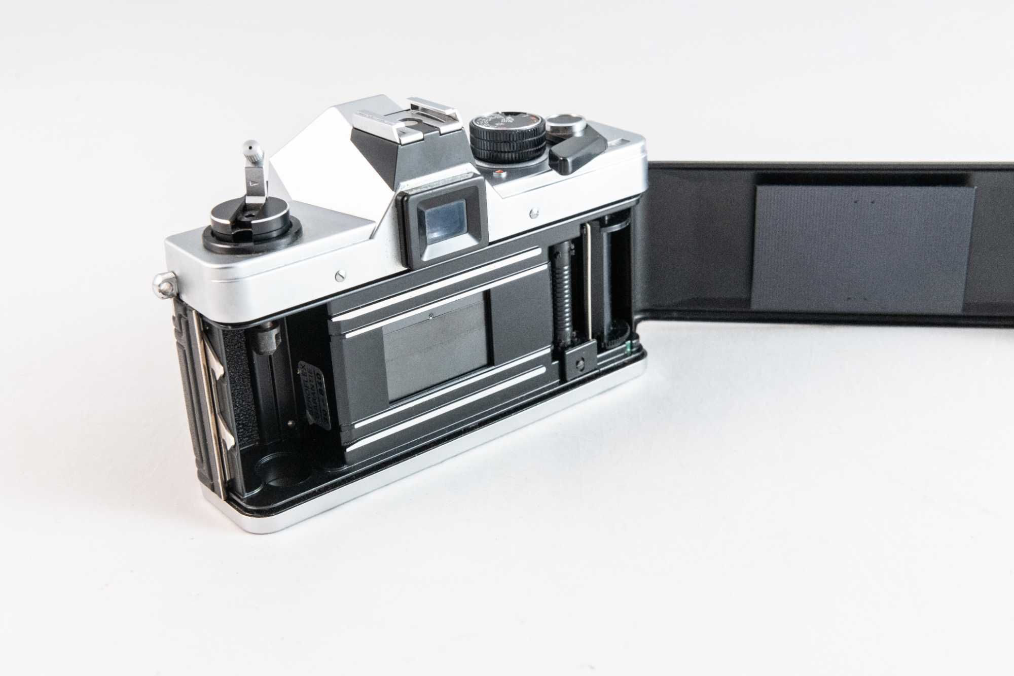 PRAKTICA Super TL1000 + obiektyw Carl Zeiss aus Jena DDR 50mm 2.8