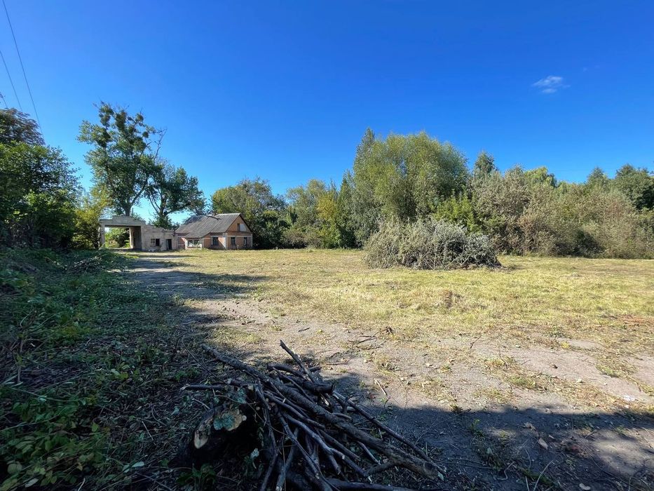 Продаються нежитлові приміщення! Промислова зона! Над дорогою! Млинів!