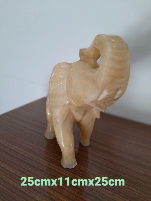 Estatueta Elefante em Pedra Vintage