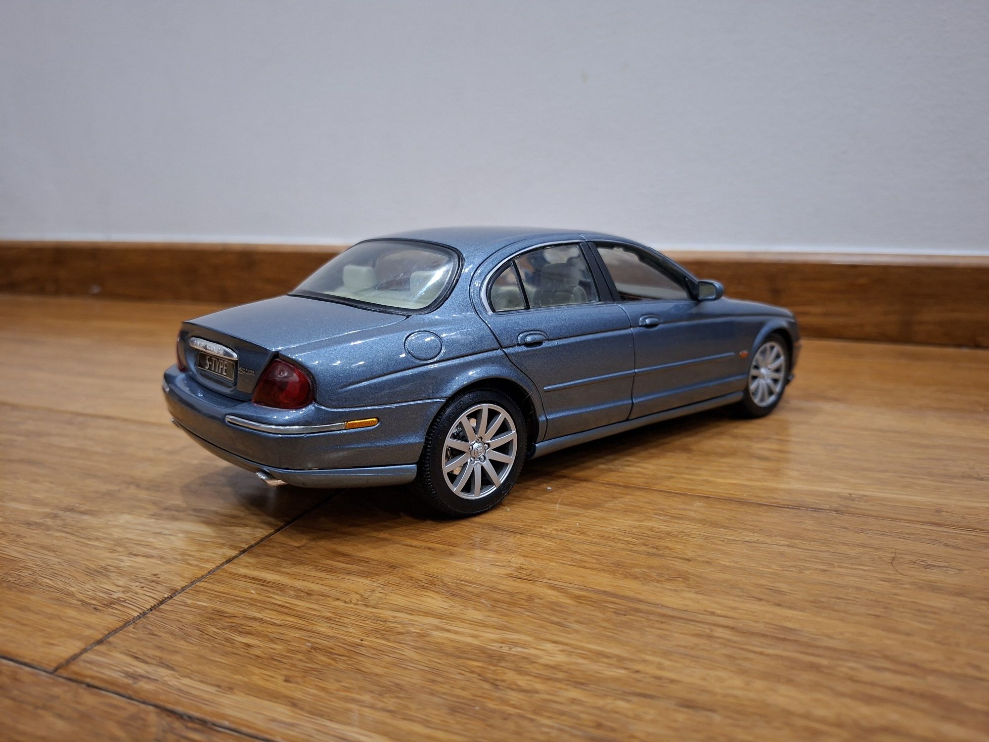 Model Maisto Jaguar S-Type 1:18