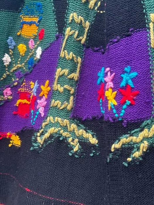 Kolorowy sweter unikat hand made kwiaty domki