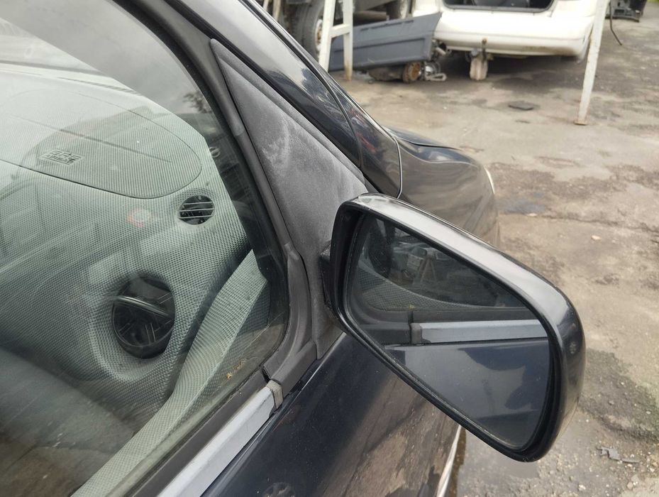 Daihatsu YRV 1.3i 5D 2002r.Lusterko zewnętrzne prawe.