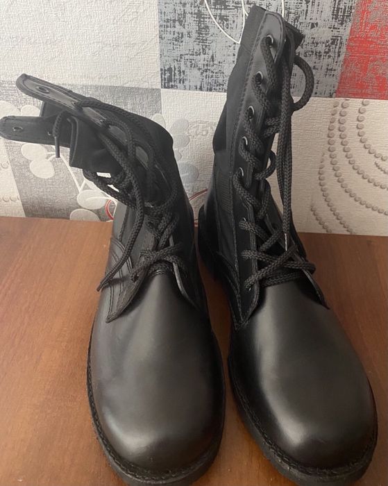 Шкіряні бєрци , черевики , чоботи