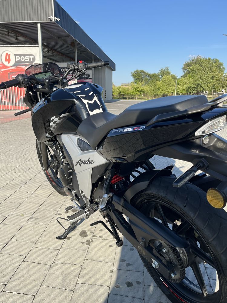 TVS apache rtr160 4v