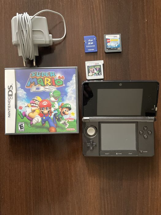 Nintendo 3DS Cosmo black + gry