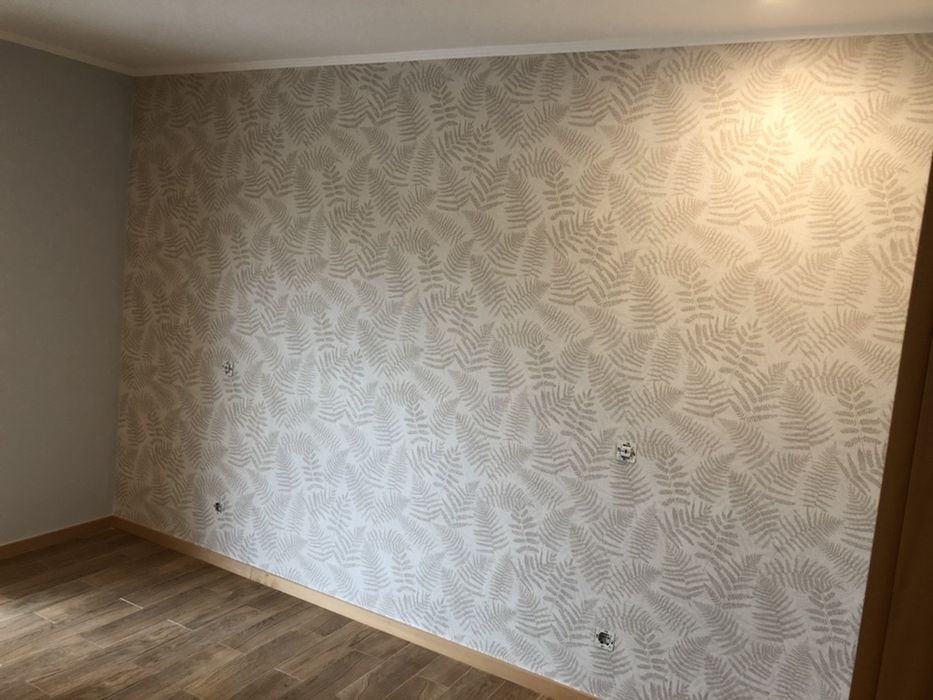 Venda e aplicação papel de parede. “Oferta cola”