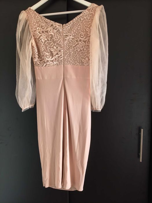 Sukienka pudrowy róż bardzo elegancka.Raz ubrana na Chrzest Święty.