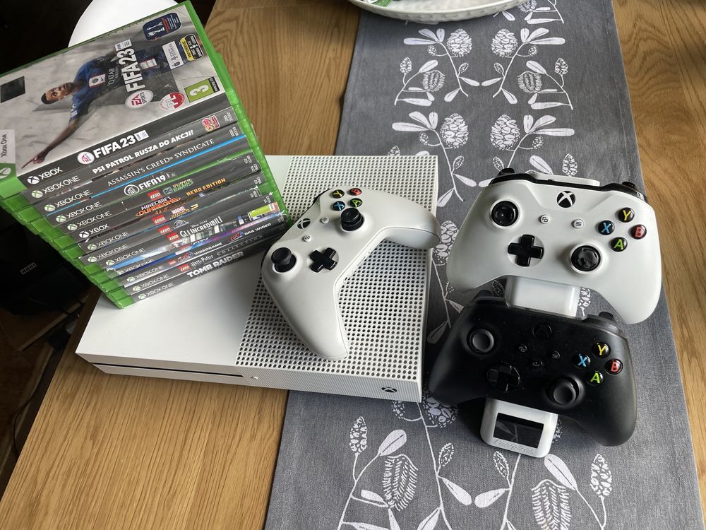 Bardzo Bogaty zestaw xbox one s, 3 pady, 13 gier, kierownica hori