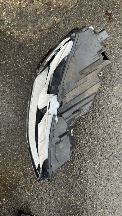 Фара Audi A4B9 matrix led