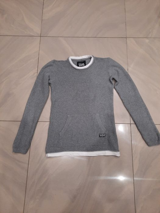 Sweter chłopięcy firmy Reserved