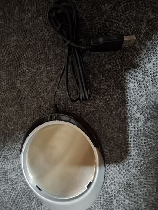 USB - нагреватель чашки.
Пригодится любителям