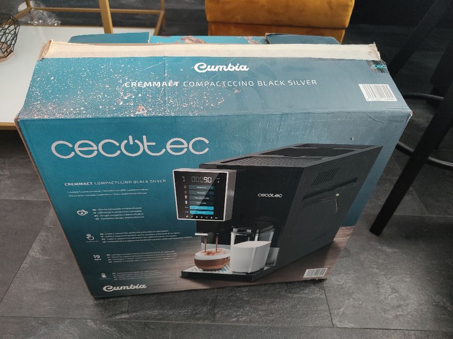 Ekspres do kawy Cecotec Cremmaet Compactccino Black Silver.