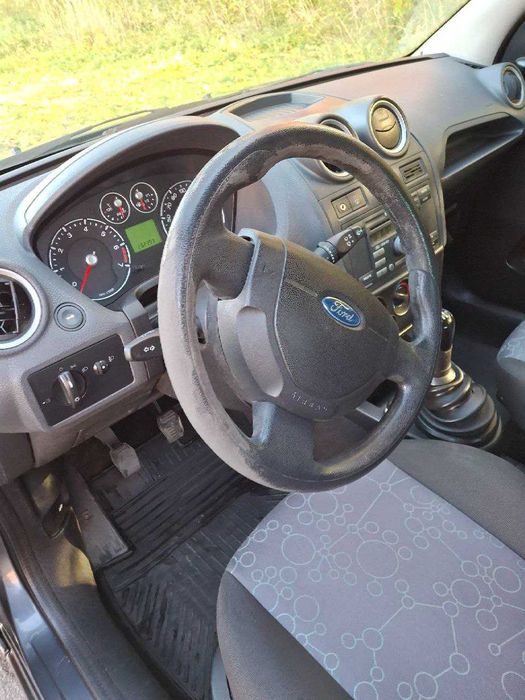 Автомобіль Форд фієста 2007 рік 1.4 бензин