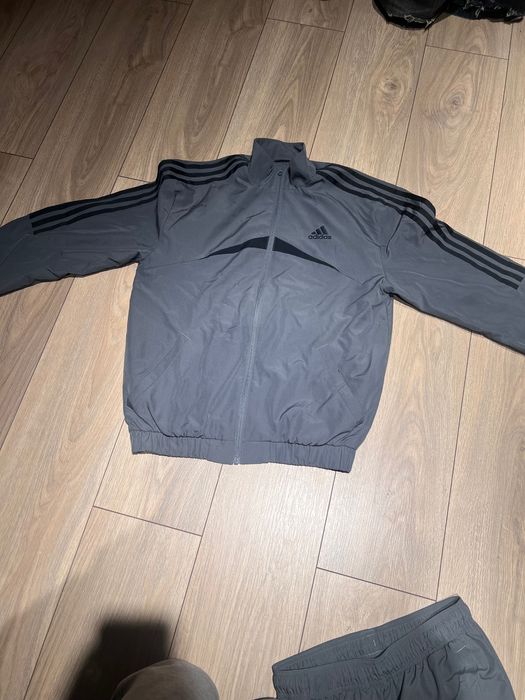 Спортивний костюм adidas